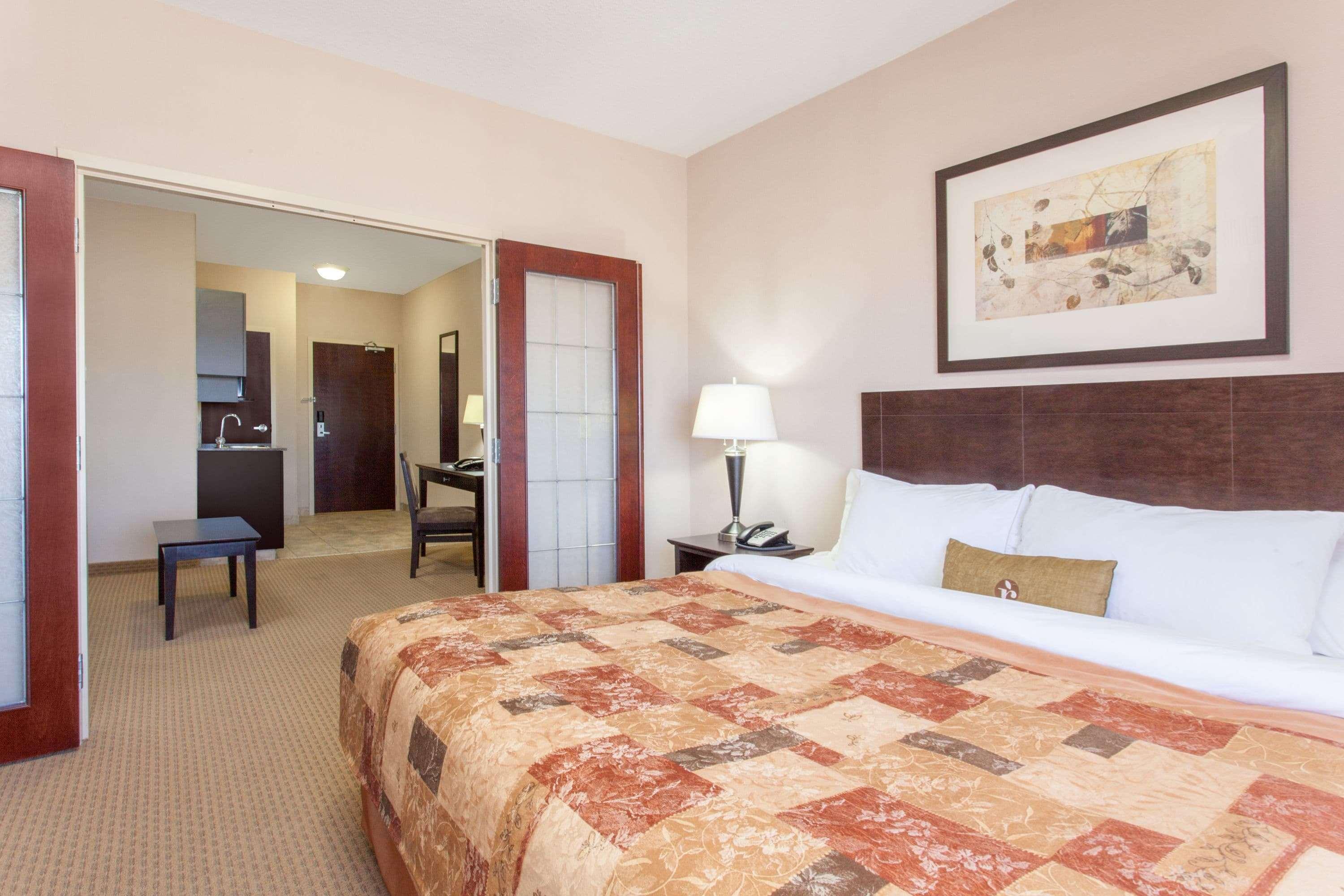 Ramada By Wyndham Brooks Otel Dış mekan fotoğraf