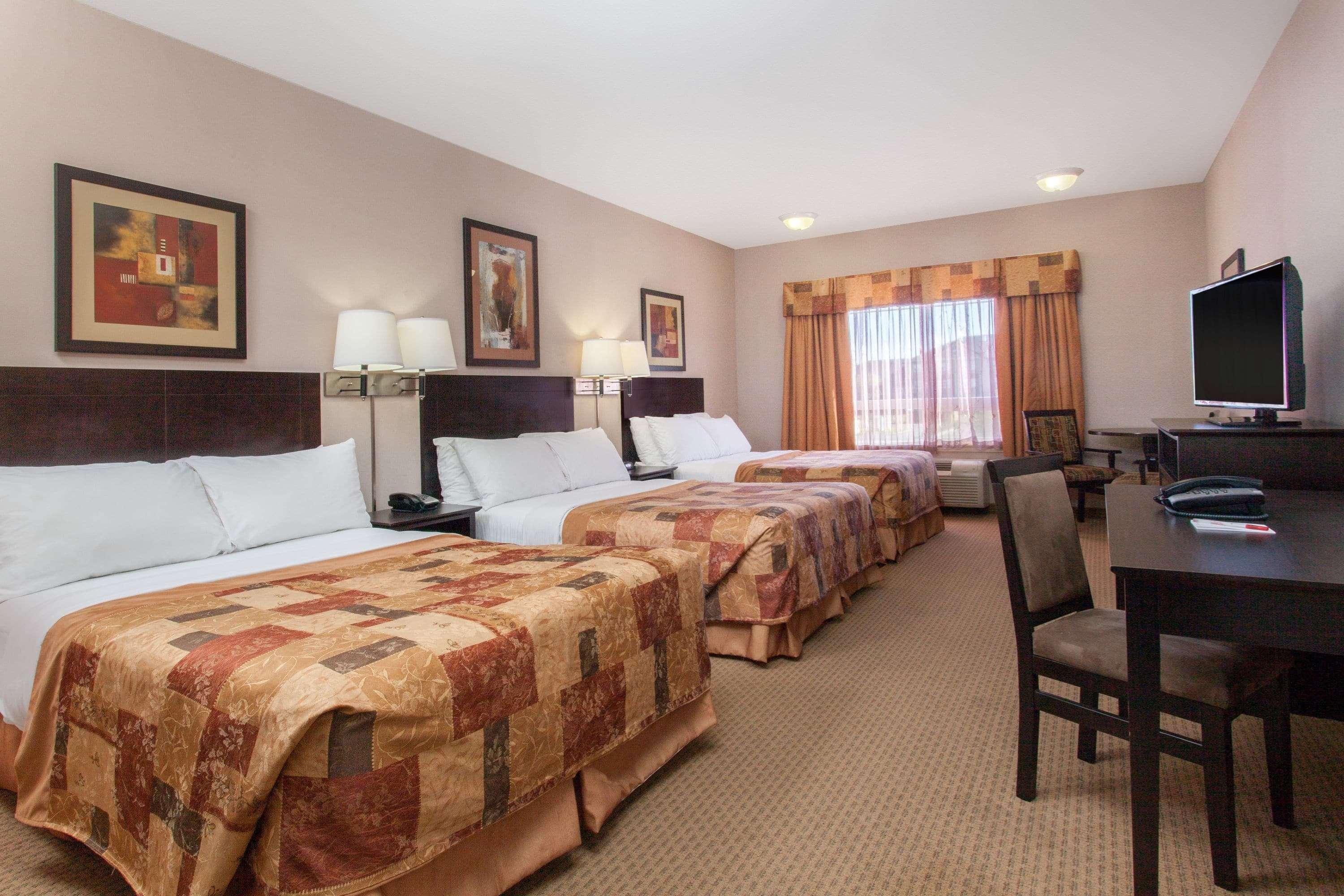 Ramada By Wyndham Brooks Otel Dış mekan fotoğraf