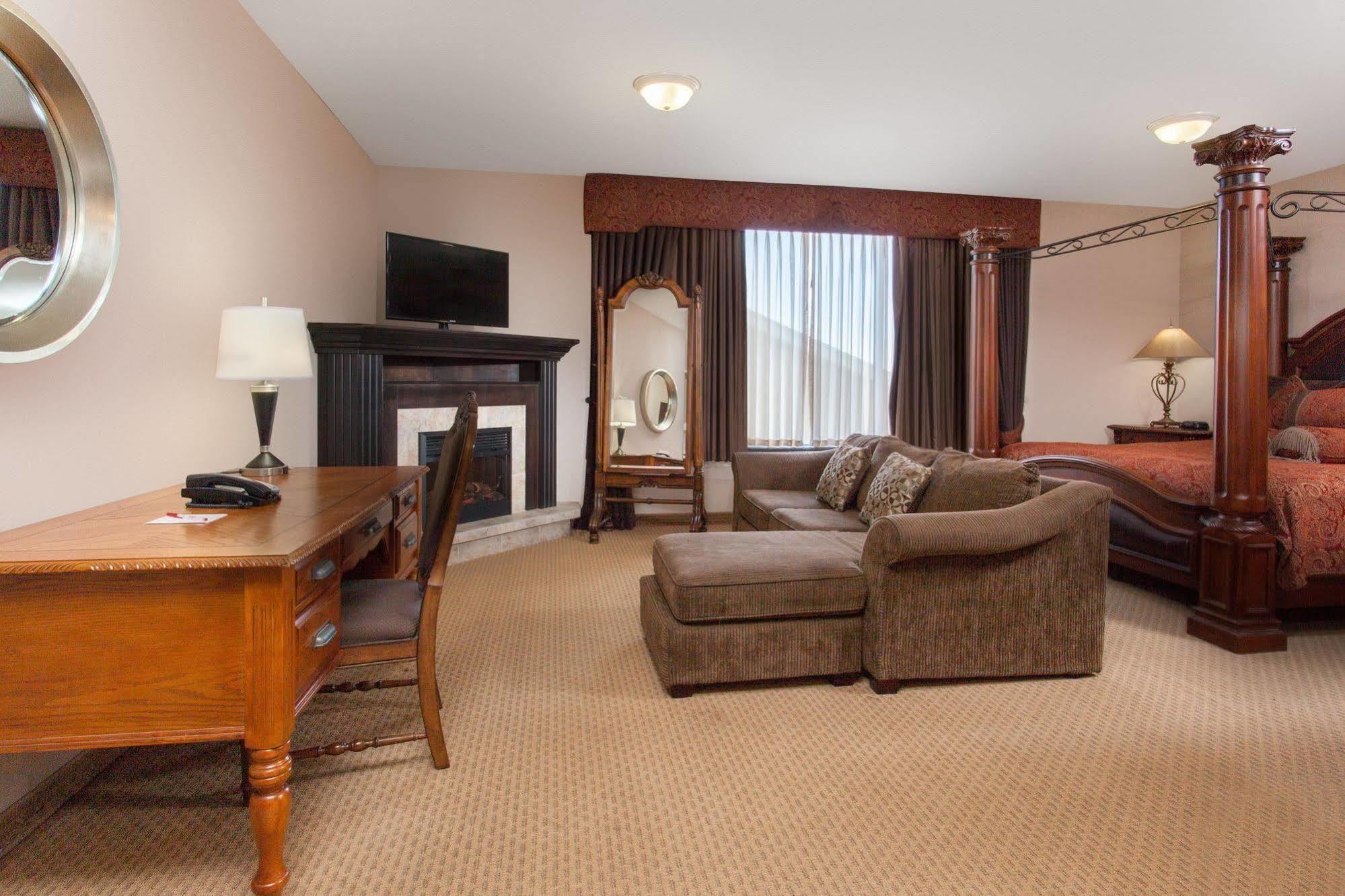 Ramada By Wyndham Brooks Otel Dış mekan fotoğraf