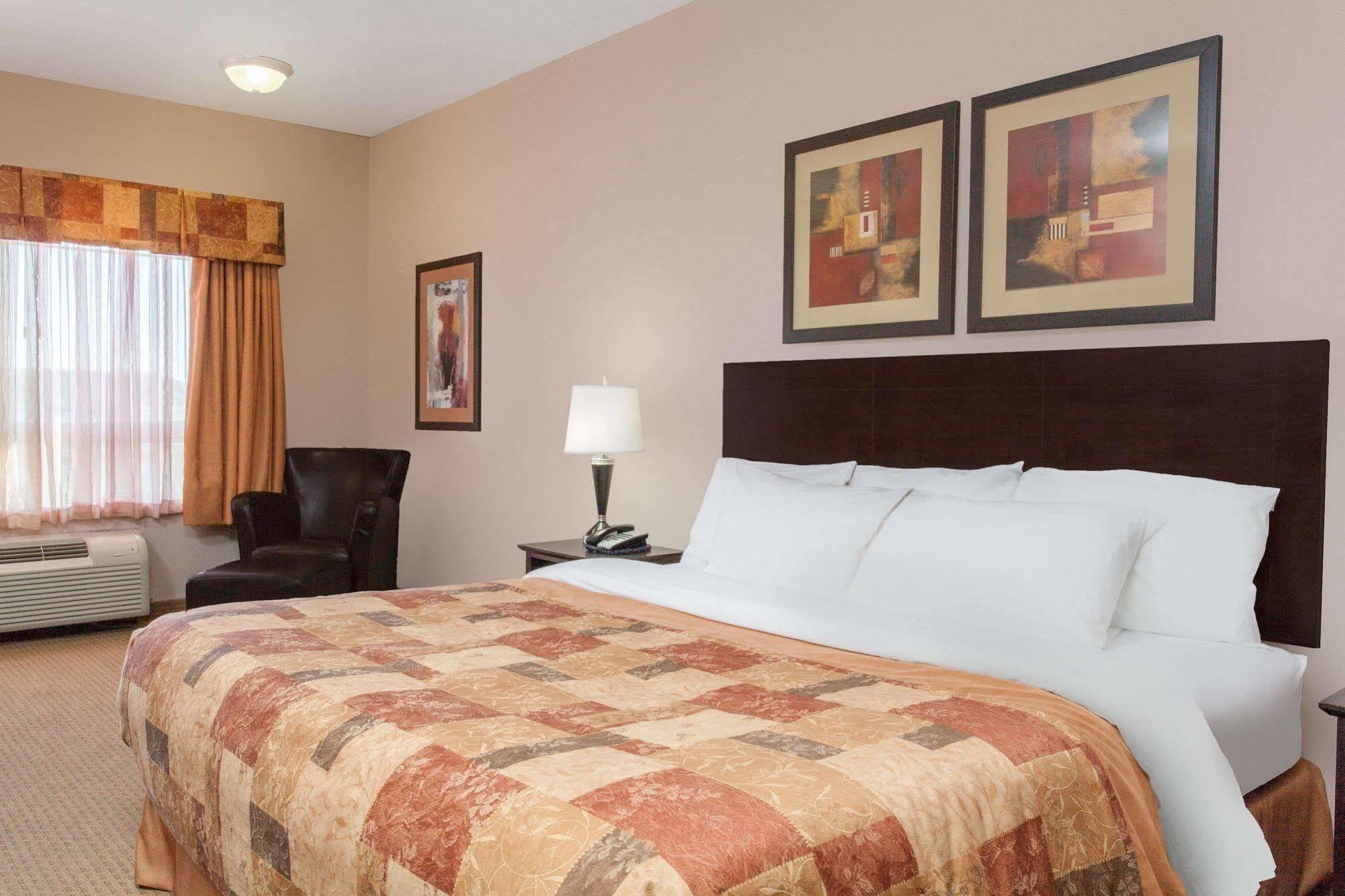 Ramada By Wyndham Brooks Otel Dış mekan fotoğraf