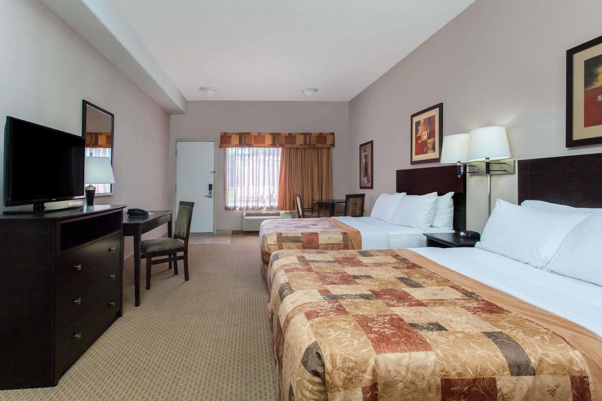 Ramada By Wyndham Brooks Otel Dış mekan fotoğraf